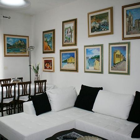 Camere Centro Каляри Екстериор снимка